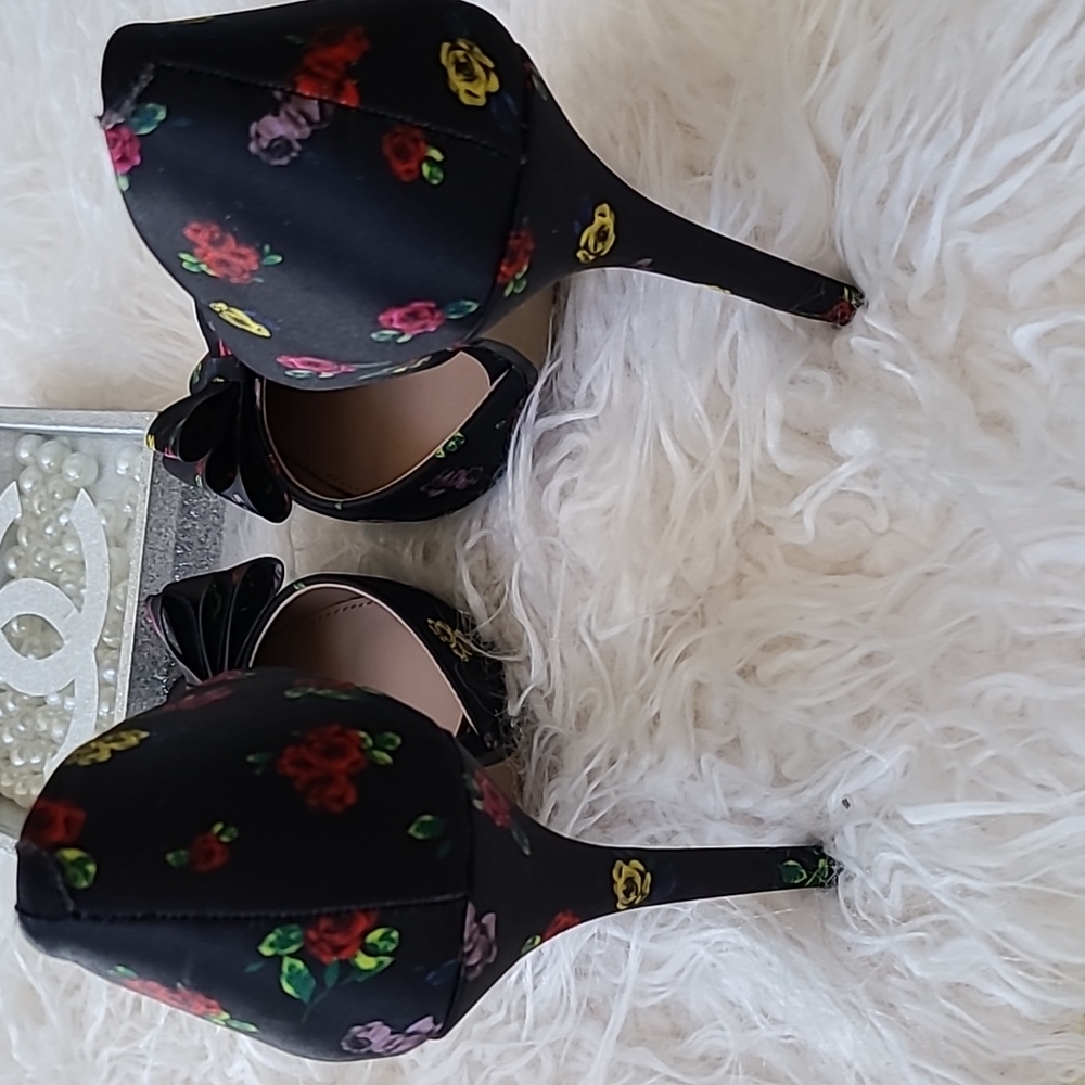 Nwot Betsey Johnson stilettos - Picture 3 of 9